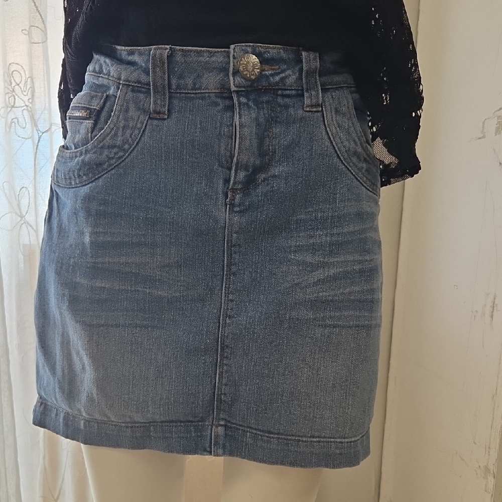 Blue Epic brand blue denim jeans in a women's size 8 [1514]